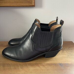 G.H. Bass black leather ankle boots size 8